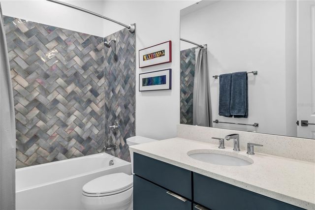 2402 ADDALIA ALLEY, Orlando, FL 32804