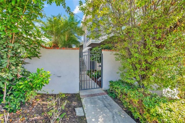 804 Gardenia, Corona Del Mar, CA 92625