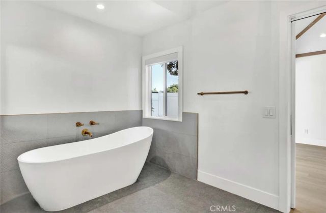 804 Gardenia, Corona Del Mar, CA 92625