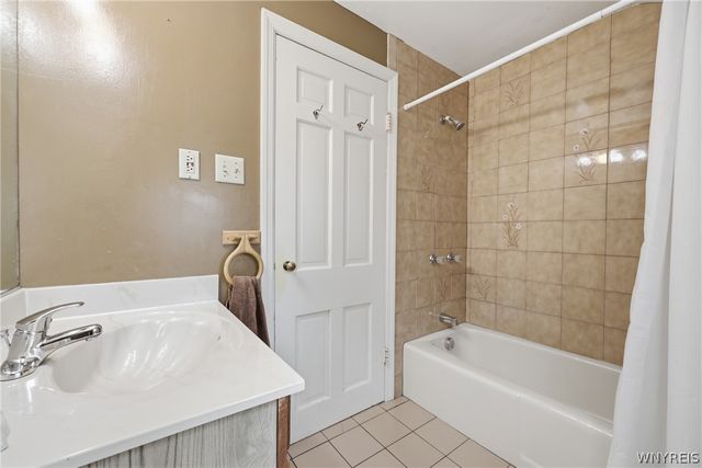 207 Huxley Drive, Amherst, NY 14226