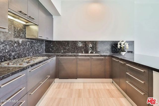 900 W Olympic Boulevard 34D, Los Angeles, CA 90015
