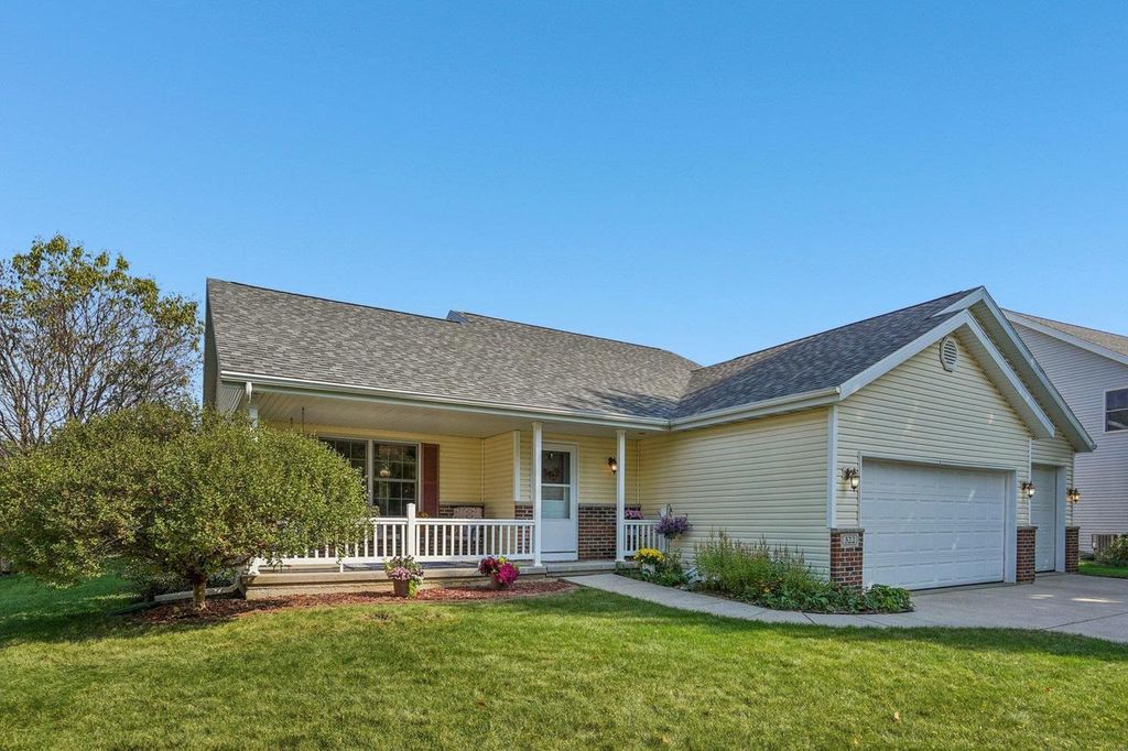 322 Yorktown Road, Deforest, WI 53532