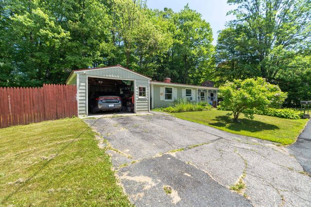 16 Brierbrook Lane, Springfield, VT 05156