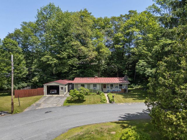 16 Brierbrook Lane, Springfield, VT 05156