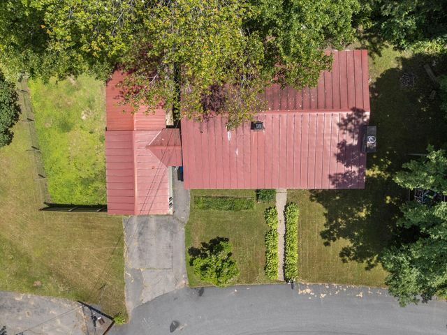 16 Brierbrook Lane, Springfield, VT 05156
