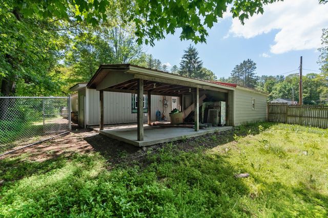 16 Brierbrook Lane, Springfield, VT 05156