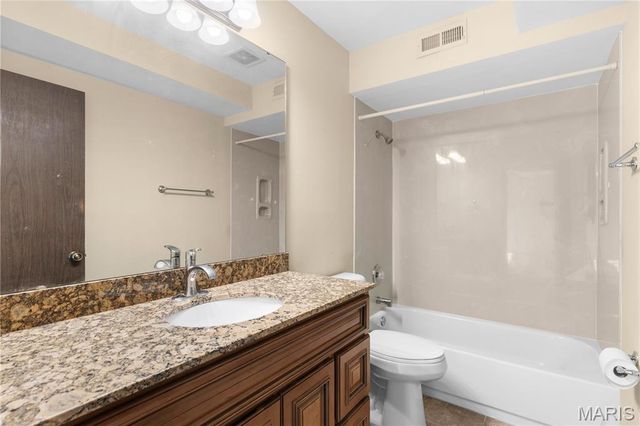 1341 Snapdragon Court, St Louis, MO 63146