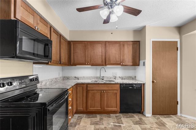 1341 Snapdragon Court, St Louis, MO 63146