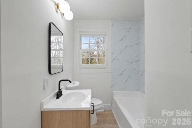 1004 Druid Circle, Charlotte, NC 28206