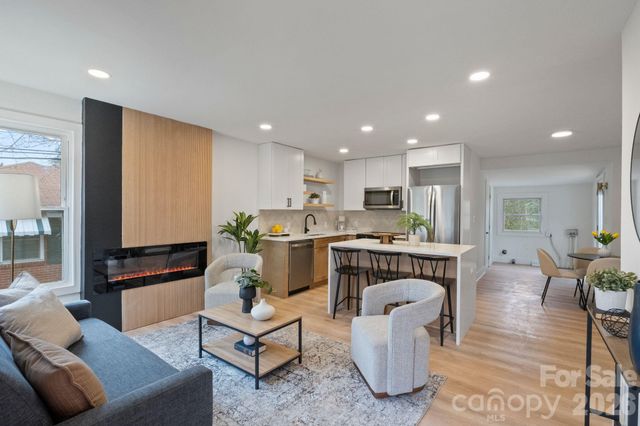 1004 Druid Circle, Charlotte, NC 28206