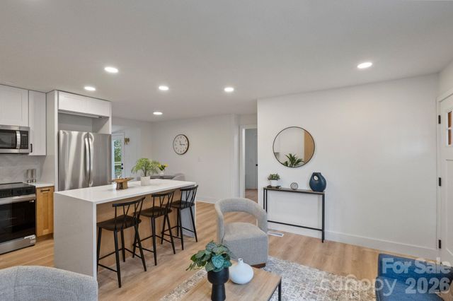 1004 Druid Circle, Charlotte, NC 28206