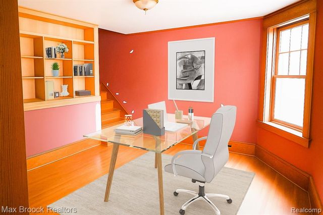 24 Ridge Road, Pleasant Ridge, MI 48069