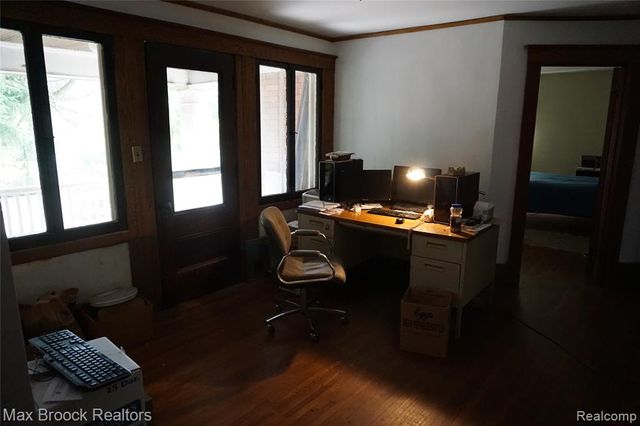 24 Ridge Road, Pleasant Ridge, MI 48069