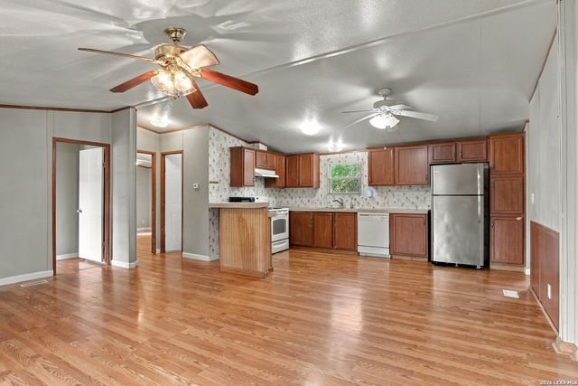 1247 SKYLARK DR, Canyon Lake, TX 78133