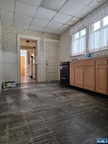 58 Sunset Avenue, North Arlington, NJ 07031