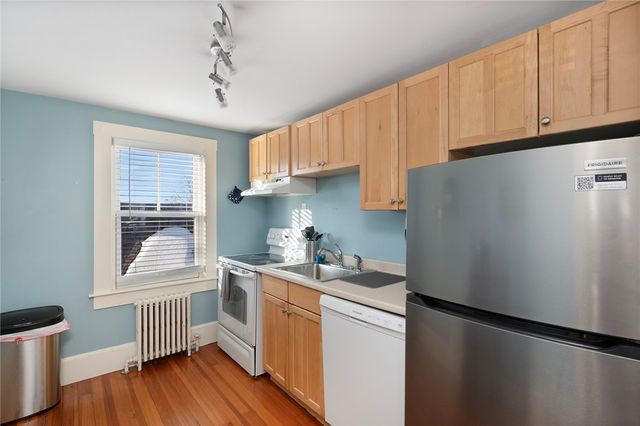 21 Spring Street 3, Newport, RI 02840