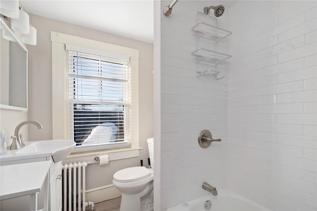 21 Spring Street 3, Newport, RI 02840