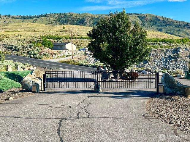 220 Ridge Road, Orondo, WA 98843