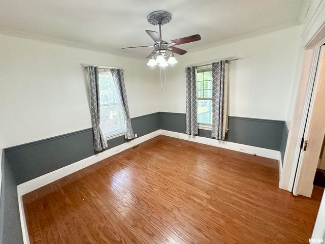 231 N WEBSTER Avenue, Jacksonville, IL 62650