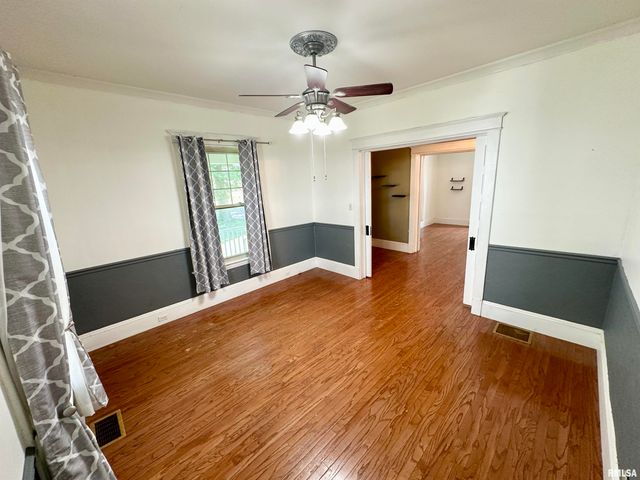 231 N WEBSTER Avenue, Jacksonville, IL 62650