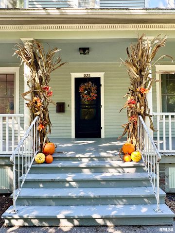 231 N WEBSTER Avenue, Jacksonville, IL 62650