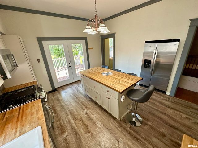 231 N WEBSTER Avenue, Jacksonville, IL 62650