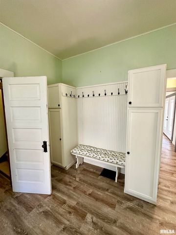 231 N WEBSTER Avenue, Jacksonville, IL 62650