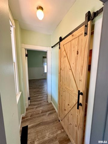 231 N WEBSTER Avenue, Jacksonville, IL 62650