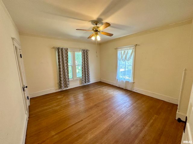 231 N WEBSTER Avenue, Jacksonville, IL 62650