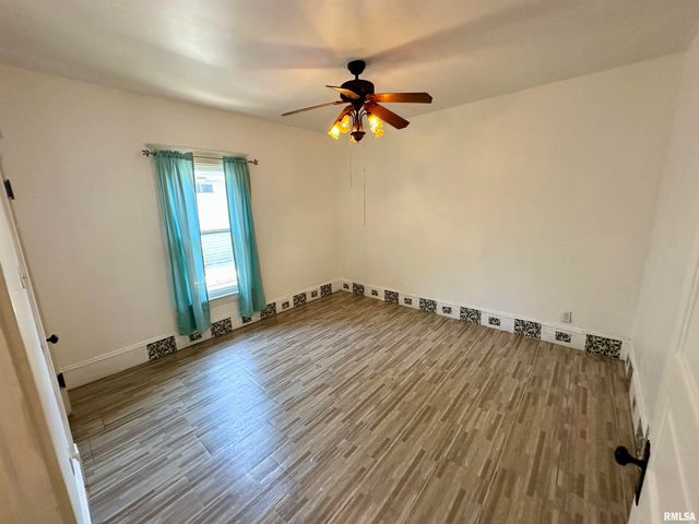 231 N WEBSTER Avenue, Jacksonville, IL 62650