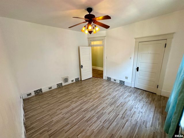 231 N WEBSTER Avenue, Jacksonville, IL 62650