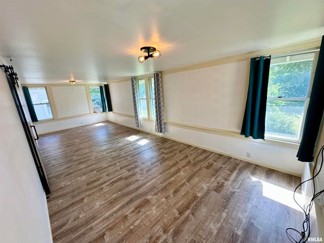 231 N WEBSTER Avenue, Jacksonville, IL 62650