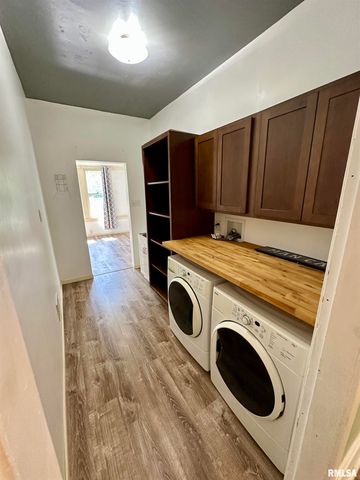 231 N WEBSTER Avenue, Jacksonville, IL 62650