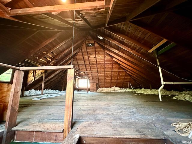 231 N WEBSTER Avenue, Jacksonville, IL 62650