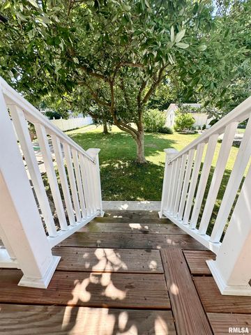 231 N WEBSTER Avenue, Jacksonville, IL 62650