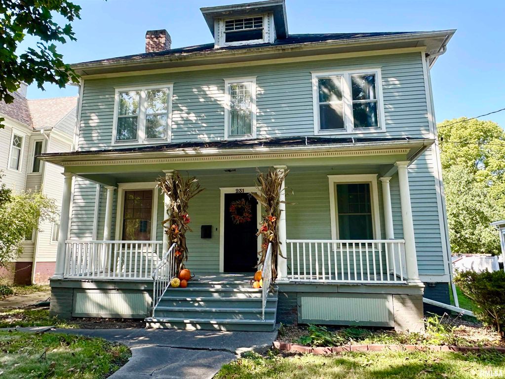 231 N WEBSTER Avenue, Jacksonville, IL 62650