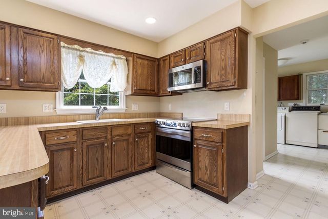 5780 VILLAGE LN, Doylestown, PA 18902