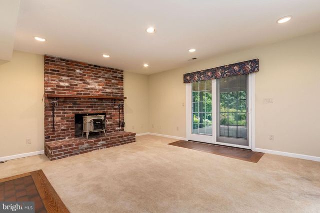 5780 VILLAGE LN, Doylestown, PA 18902