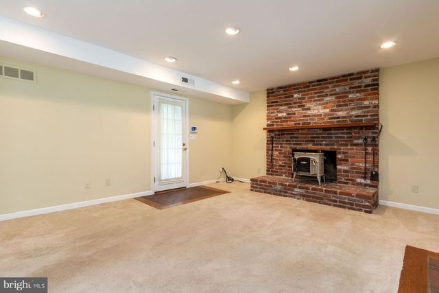 5780 VILLAGE LN, Doylestown, PA 18902