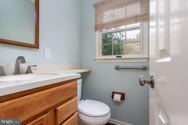 5780 VILLAGE LN, Doylestown, PA 18902