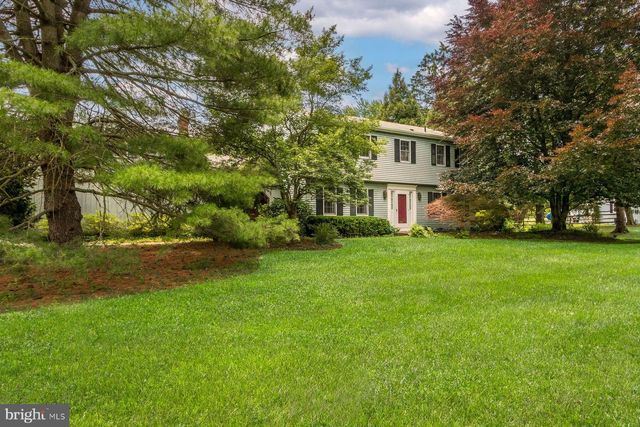 5780 VILLAGE LN, Doylestown, PA 18902