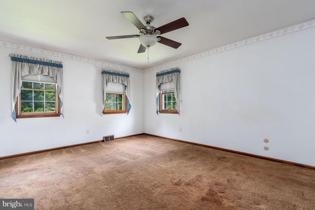 5780 VILLAGE LN, Doylestown, PA 18902