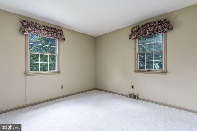 5780 VILLAGE LN, Doylestown, PA 18902