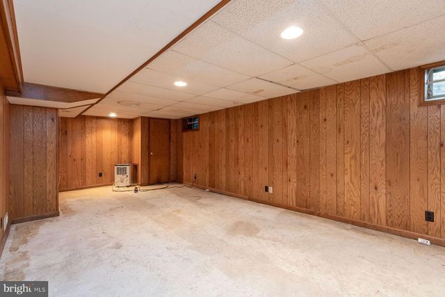 5780 VILLAGE LN, Doylestown, PA 18902