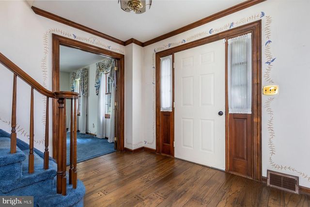 5780 VILLAGE LN, Doylestown, PA 18902