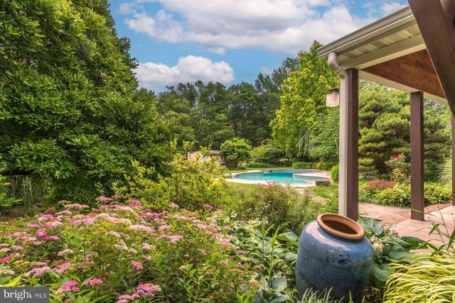 5780 VILLAGE LN, Doylestown, PA 18902