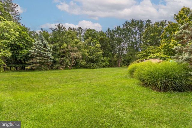 5780 VILLAGE LN, Doylestown, PA 18902