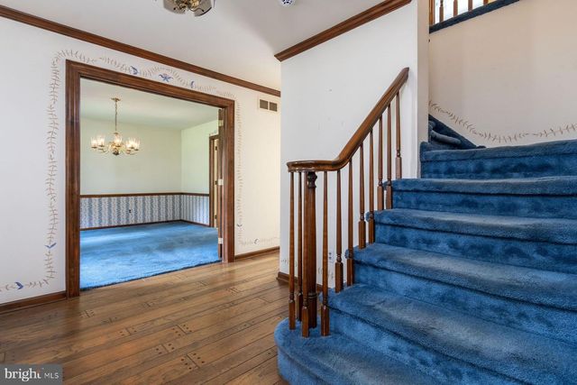 5780 VILLAGE LN, Doylestown, PA 18902