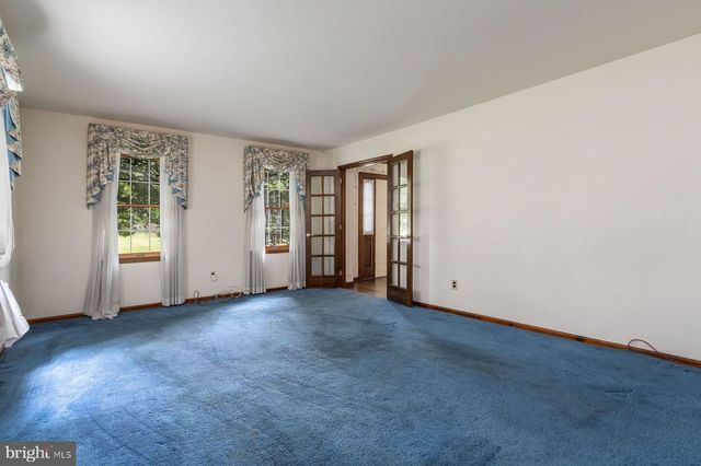 5780 VILLAGE LN, Doylestown, PA 18902