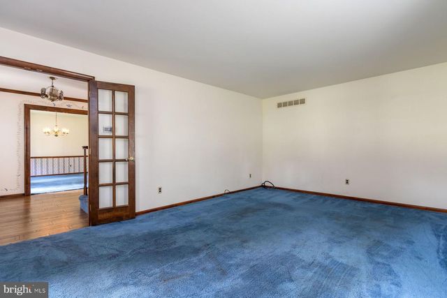 5780 VILLAGE LN, Doylestown, PA 18902